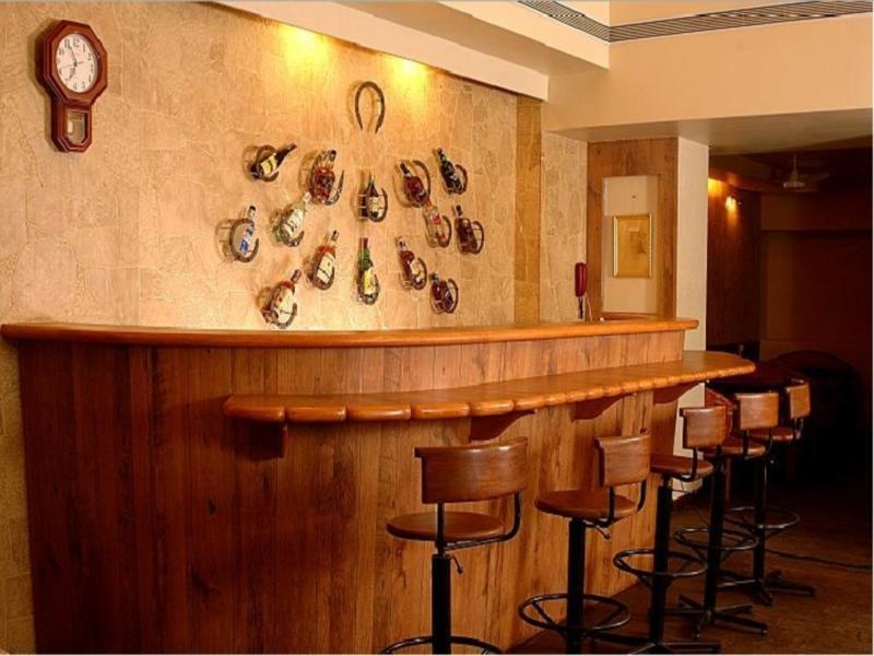 Hotel Woodland コールハープル エクステリア 写真